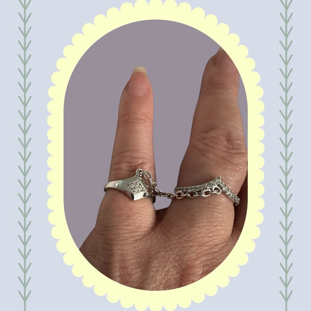 NOIR DOUBLE RING SET connected with chain in Silver Tone NWOT